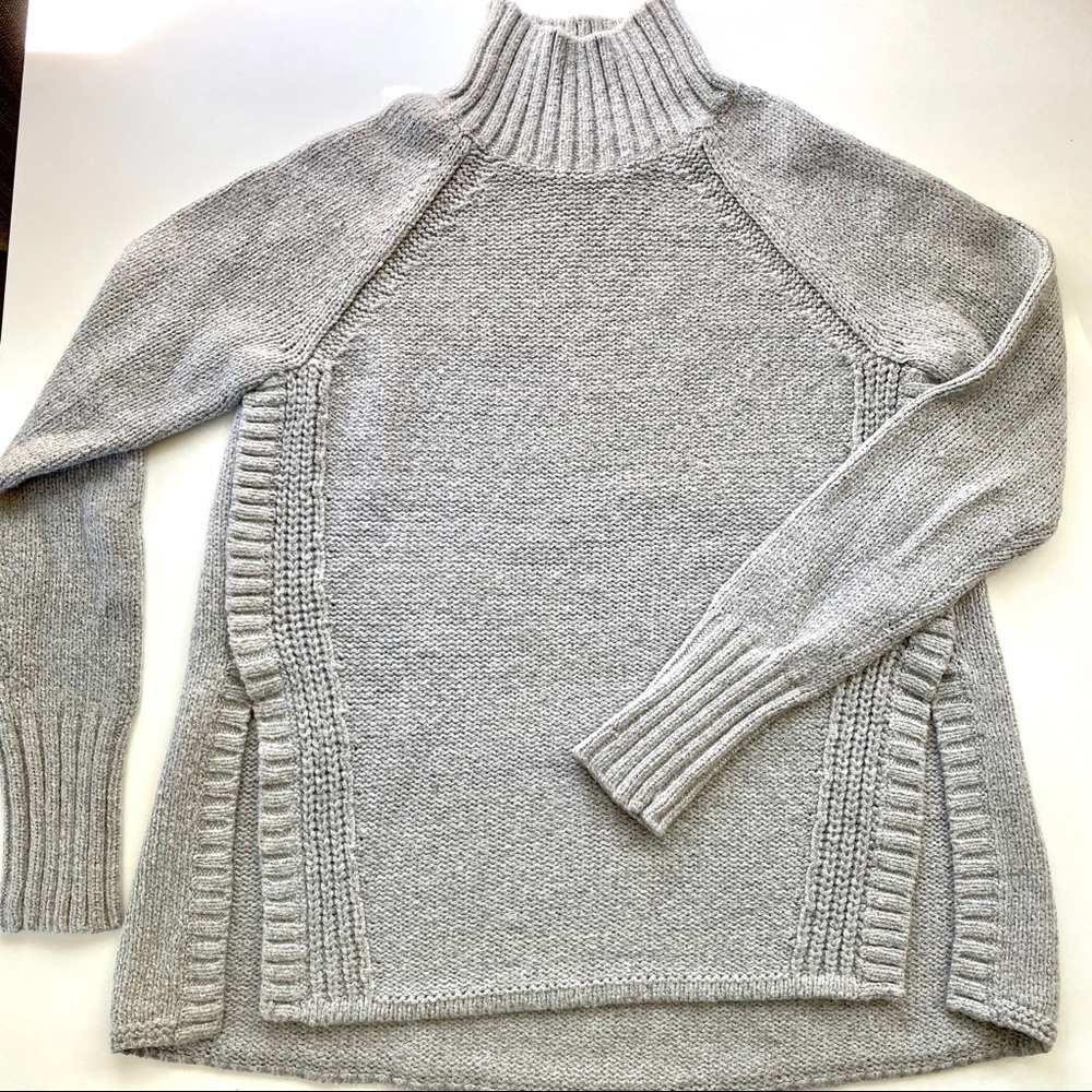 American Eagle Grey Sweater